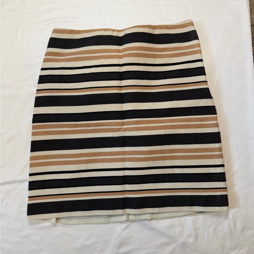 Loft size 4 black/white/peach striped pencil skirt
